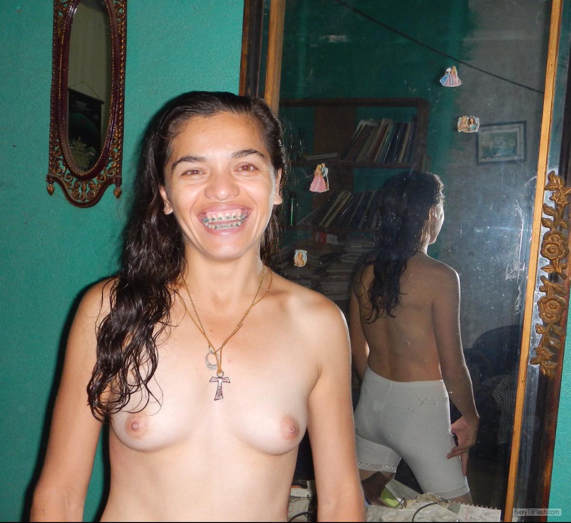 Mein Kleiner Busen Topless Selbstporträt von Real Ex Nun